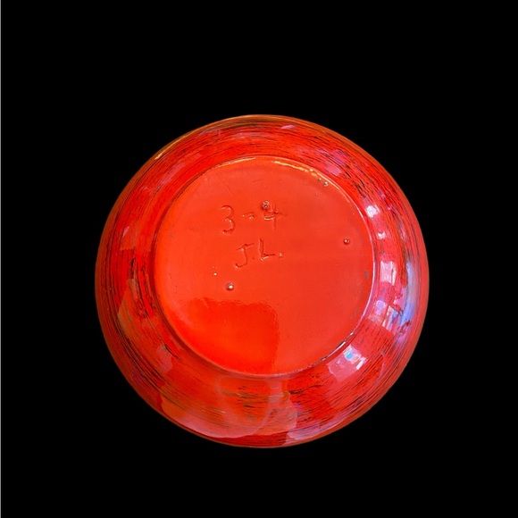 Beautiful vintage vase red with gold  8.5” tall x 6.5” wide Excellent condition - Picture 4 of 5